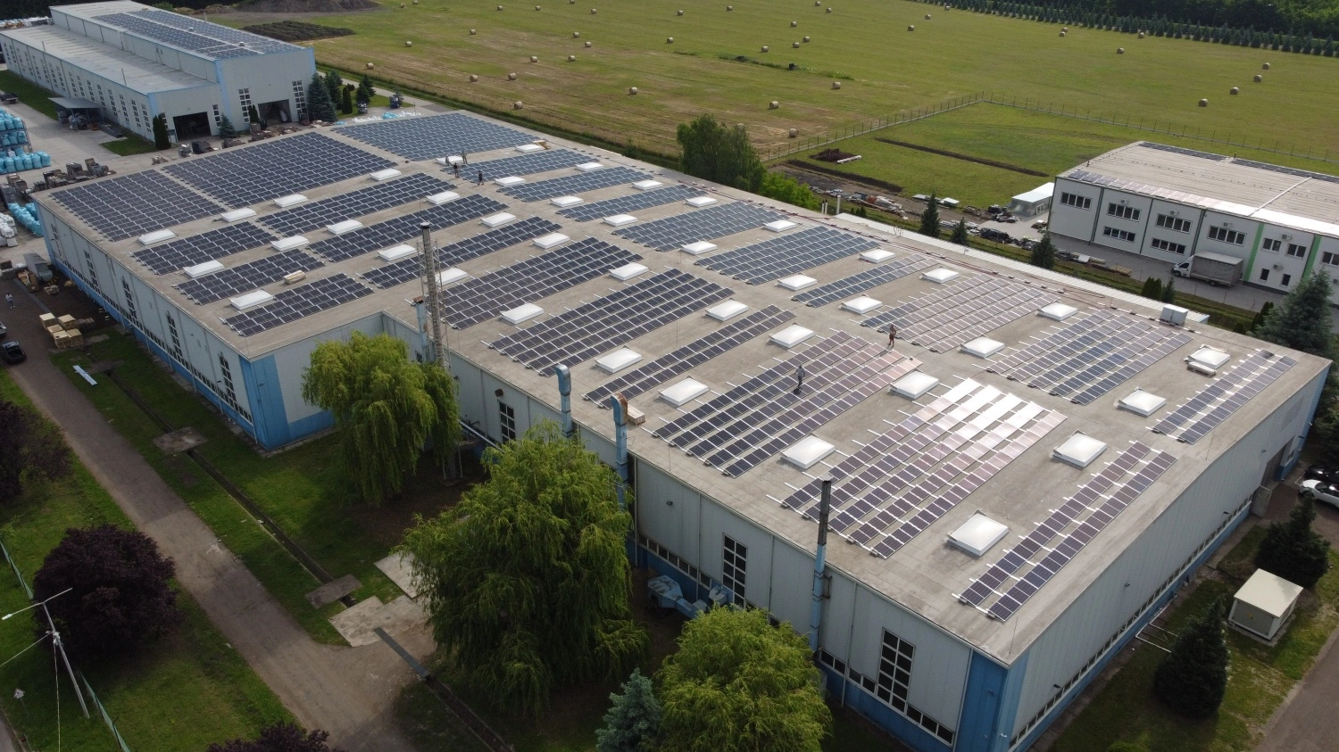 Newergies - Ipari napelemes rendszer teljes körű megvalósítása