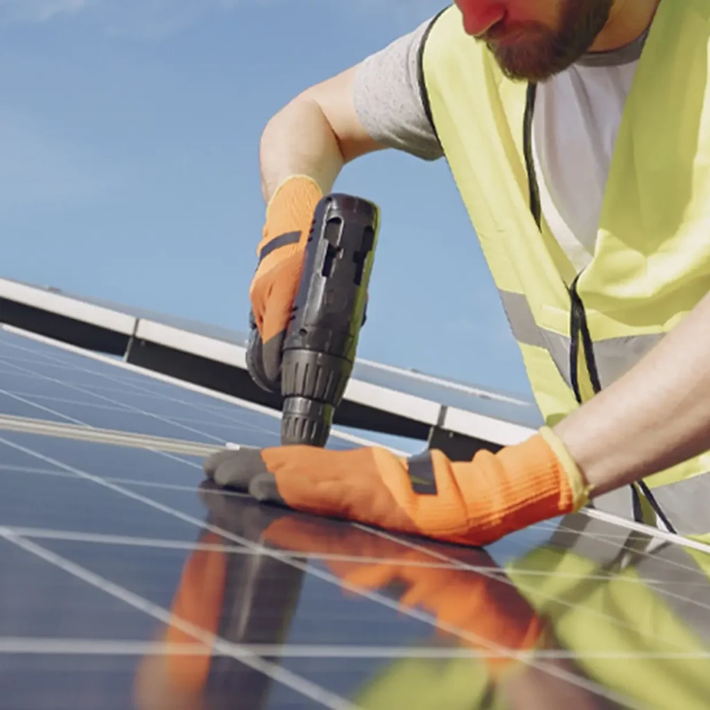 Napelem telepítés lépései ipari környezetben - NEWERGIES Kft.