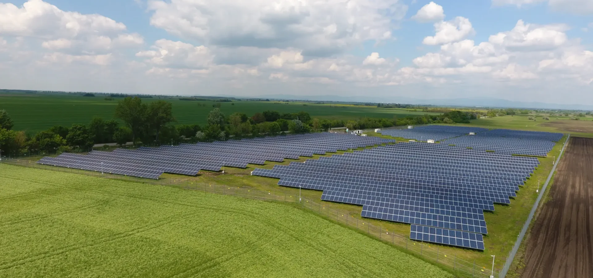 Newergies - Ipari napelemes rendszer teljes körű megvalósítása
