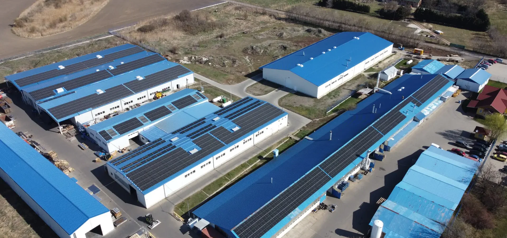 Newergies - Ipari napelemes rendszer teljes körű megvalósítása